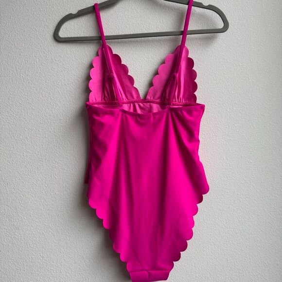 The Frolic Hot Pink Seamless Scallop Clarissa One Piece Swimsuit Size 6 Small - Picture 6 of 9